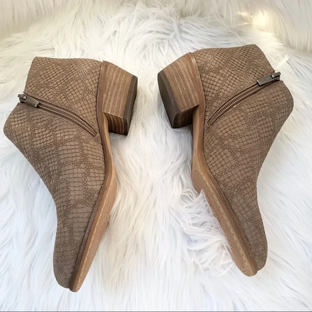 NEW Vince Camuto Phendra embossed booties 8.5